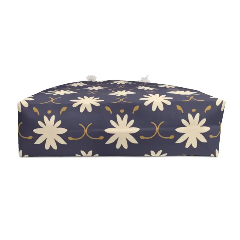 Chic Weekender Bag with Trendy Fashion Vibe