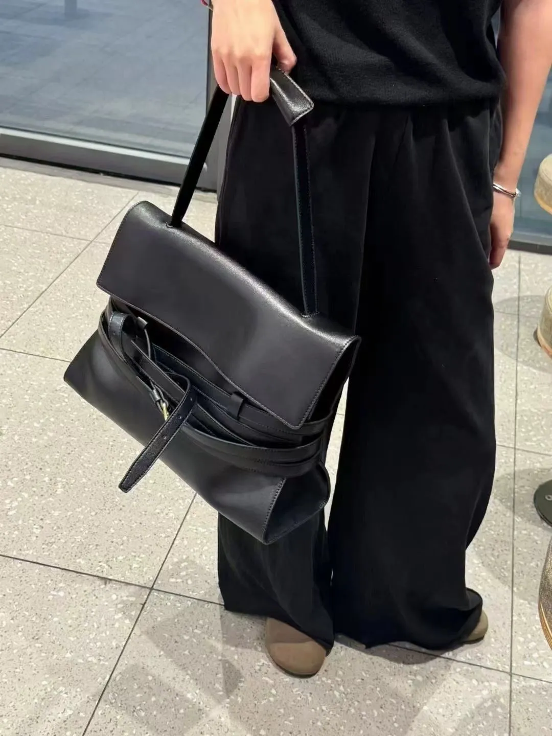 Classic Shoulder Handbag