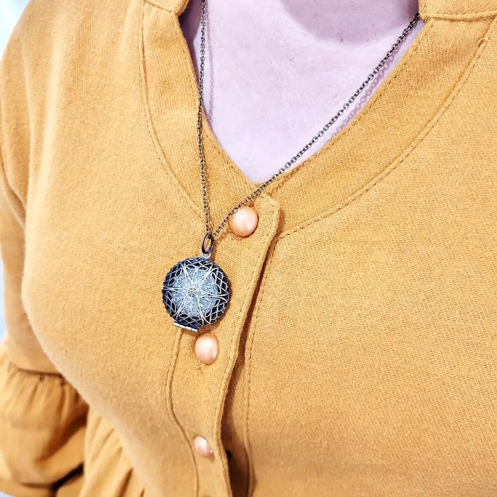 Essential Oil Diffuser Locket Necklace - Bronze Floral Star Filigree