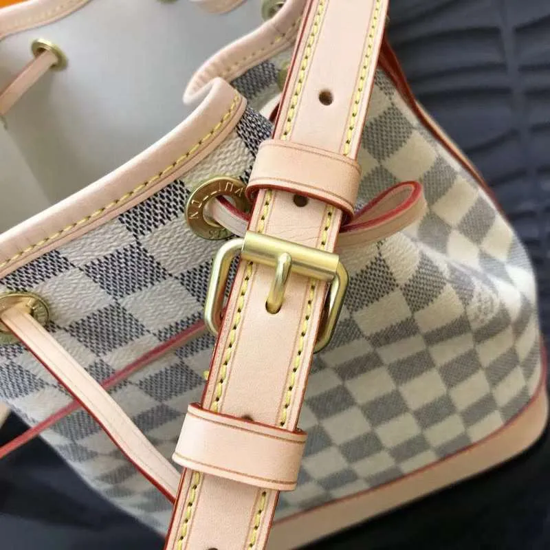LOV2 Bags - Fashion Bags  1095