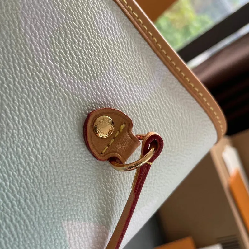 LOV2 Bags - Fashion Bags  2535
