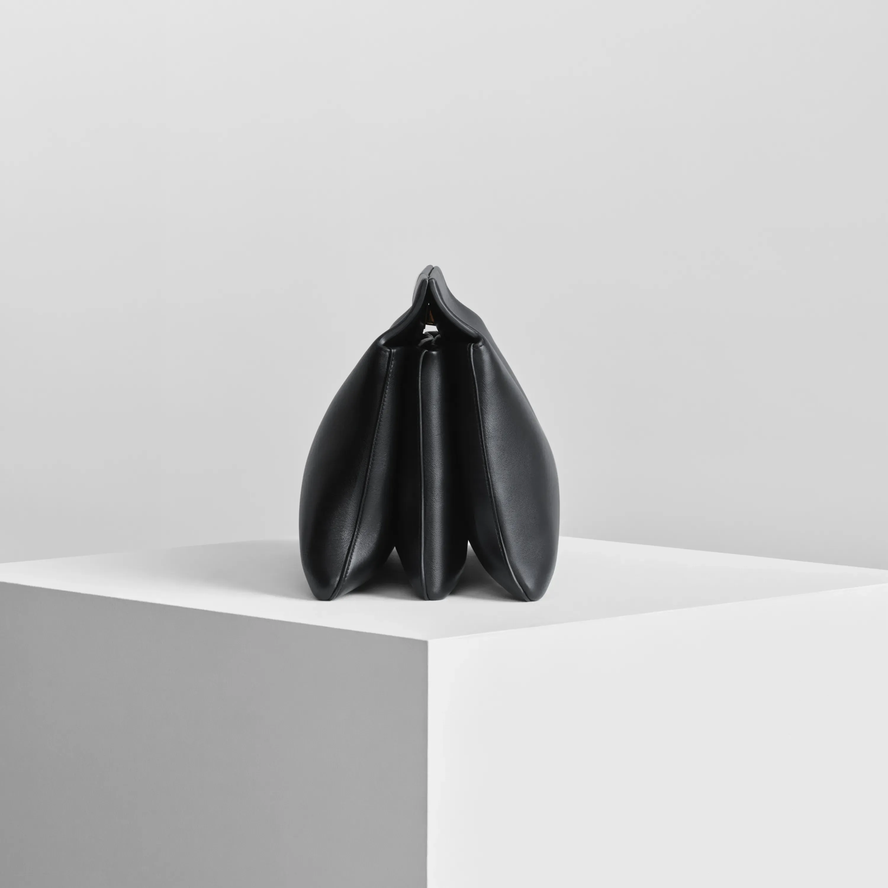 TRIPLEX CLUTCH | black leather with gold